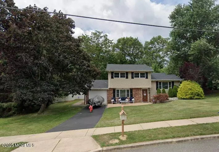 11 Dover Street, Jackson, NJ 08527