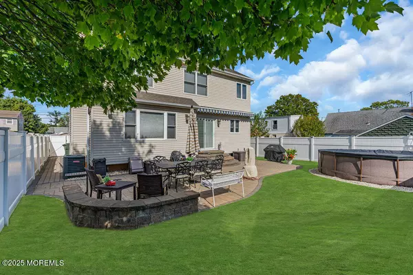 Sewaren, NJ 07077,8 Harmony Way