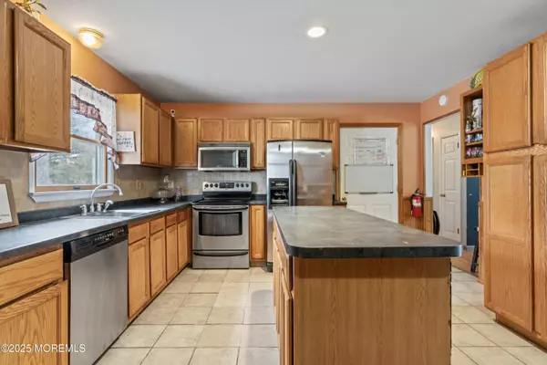 Jackson, NJ 08527,487 Whitesville Road