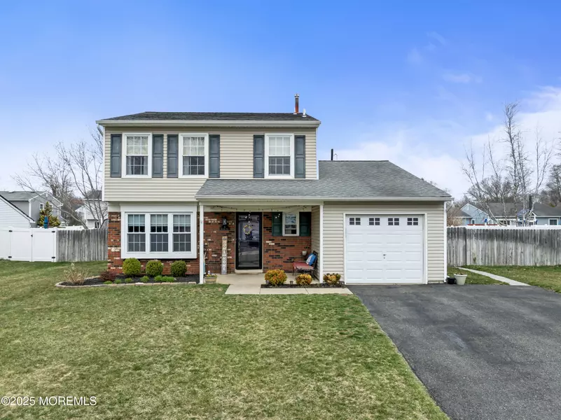 6 Blueberry Path, Howell, NJ 07731
