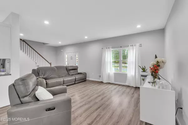 Howell, NJ 07731,27 Sylvan Boulevard