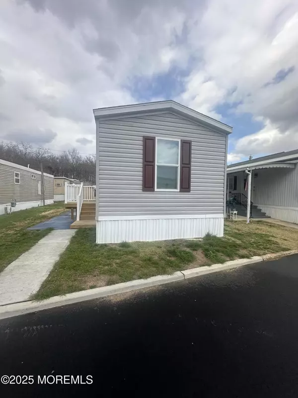 708 Millside Drive, Robbinsville, NJ 08691
