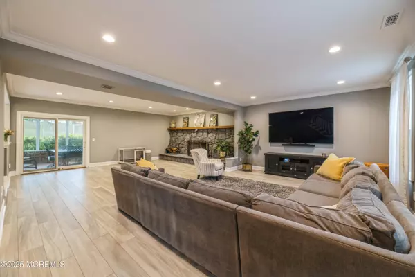 Marlboro, NJ 07746,44 Manor Drive