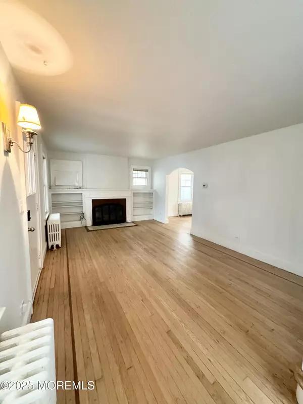 Keyport, NJ 07735,209 Broadway