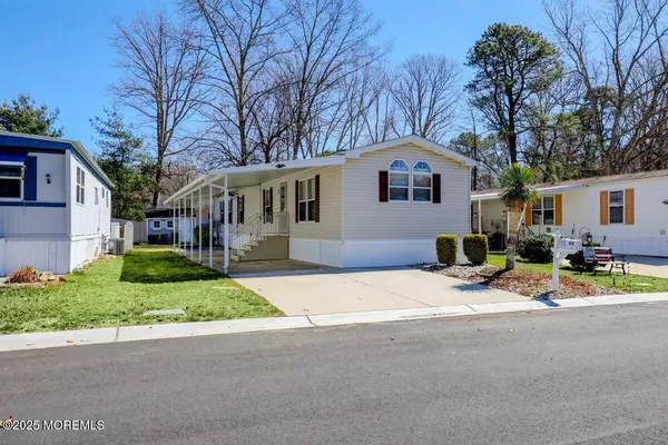 Jackson, NJ 08527,64 Antonia Drive