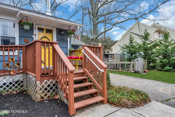 Bayville, NJ 08721,17 Glenwood Drive