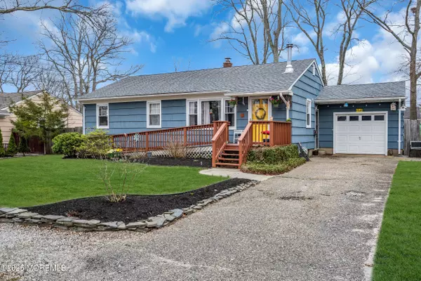 Bayville, NJ 08721,17 Glenwood Drive