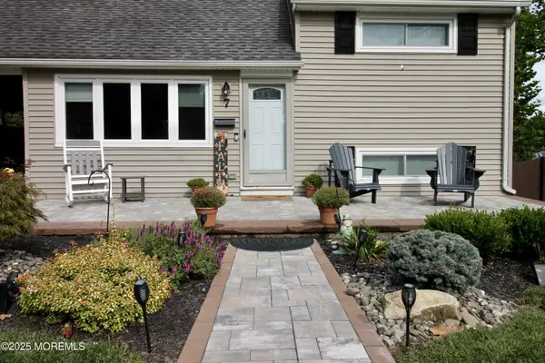 East Brunswick, NJ 08816,7 Avon Court