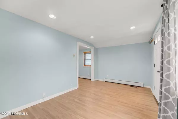 Leonardo, NJ 07737,117 Burlington Avenue