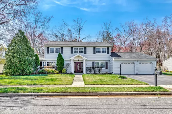 36 Evergreen Terrace, Monroe, NJ 08831