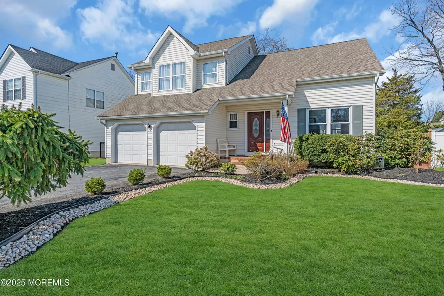 16 Higgins Court, Howell, NJ 07731