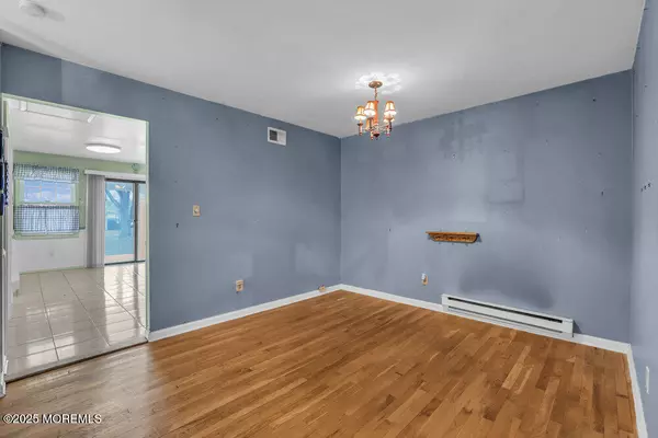 Freehold, NJ 07728,125 Korn Market #D