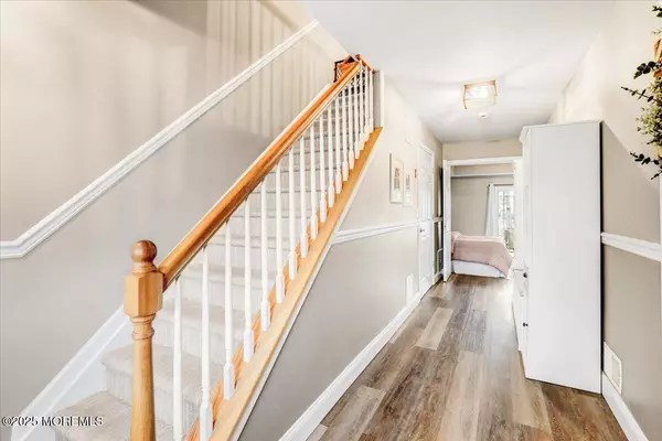 Aberdeen, NJ 07747,553 Atlantic Avenue #3