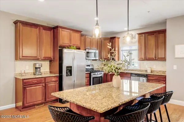 Aberdeen, NJ 07747,553 Atlantic Avenue #3