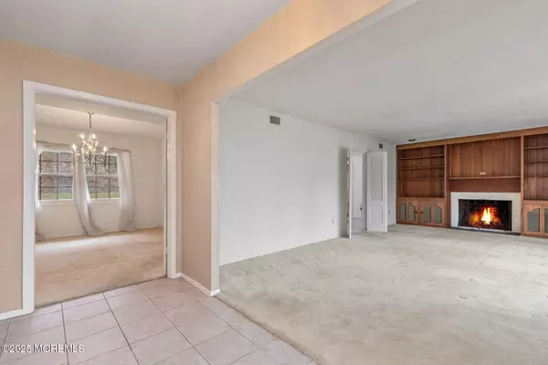 Aberdeen, NJ 07747,20 Jubilee Circle