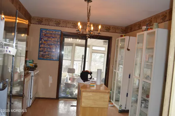 Lanoka Harbor, NJ 08734,201 Pheasant Hollow Drive