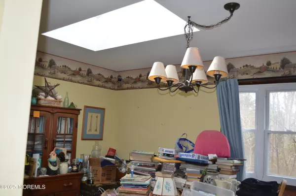 Lanoka Harbor, NJ 08734,201 Pheasant Hollow Drive