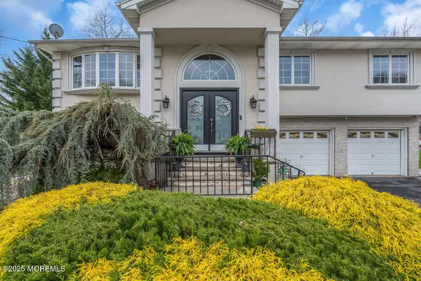 Old Bridge, NJ 08857,29 Valley Vale Drive