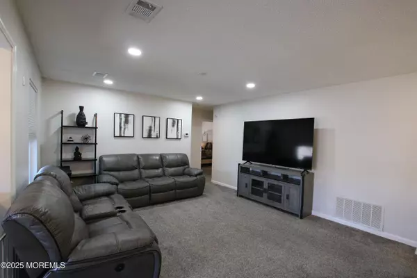 Tinton Falls, NJ 07753,26 Frontier Way