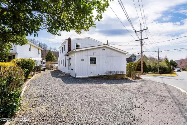 Atlantic Highlands, NJ 07716,383 Navesink Avenue