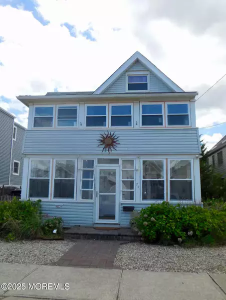 24 Philadelphia Avenue, Lavallette, NJ 08735