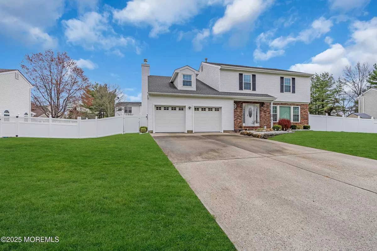 Howell, NJ 07731,4 Margaret Lane