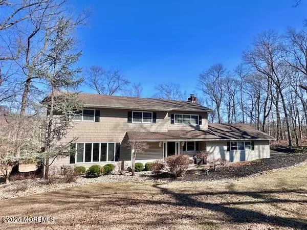 Marlboro, NJ 07746,12 Warren Drive