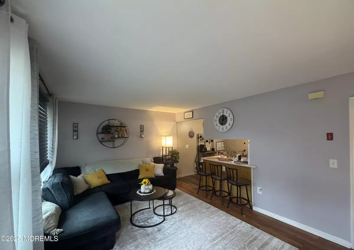 Lanoka Harbor, NJ 08734,17 Cedar Drive