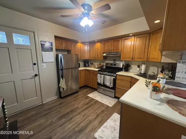 Lanoka Harbor, NJ 08734,17 Cedar Drive