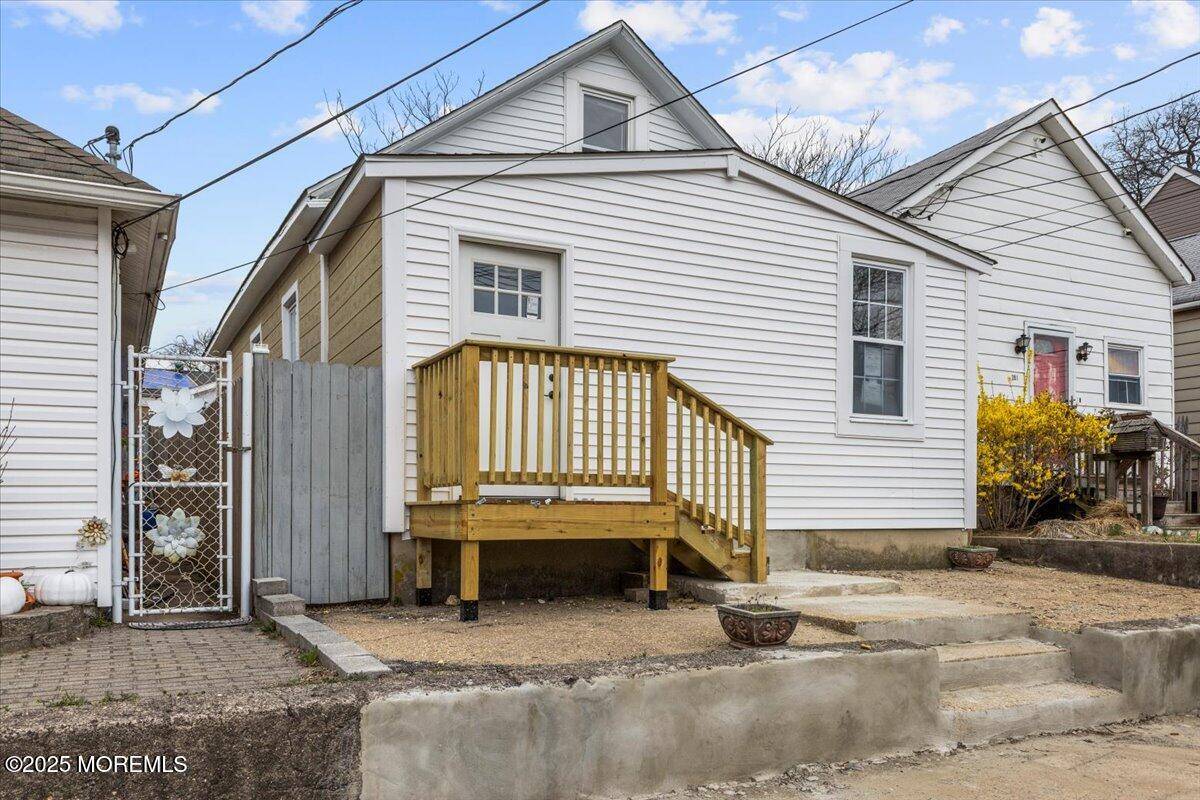 Keansburg, NJ 07734,203 Center Avenue