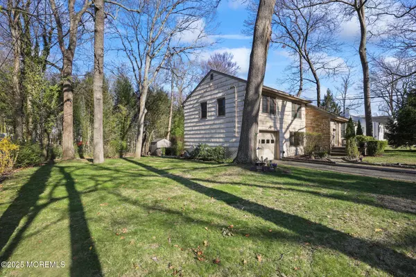 Oakhurst, NJ 07755,187 Elmwood Road