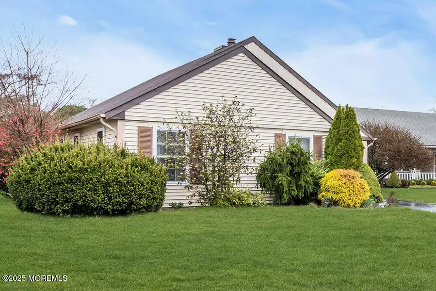 44 Buckingham Drive N, Manchester, NJ 08759