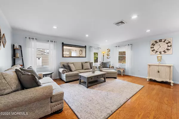 Aberdeen, NJ 07747,148 Idlebrook Lane