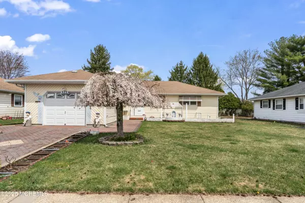 555 Jamaica Boulevard, Toms River, NJ 08757