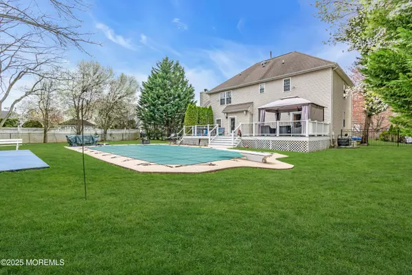 Howell, NJ 07731,29 Woodview Drive