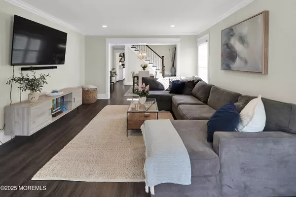 Red Bank, NJ 07701,42 John Street