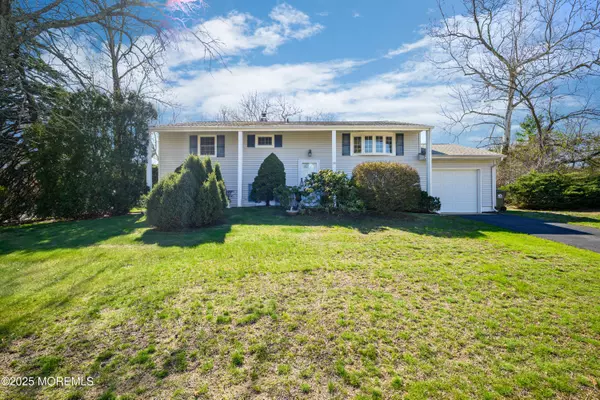 Howell, NJ 07731,33 Salem Hill Road