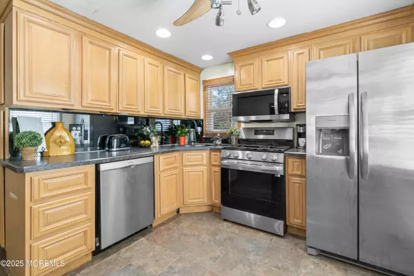 Howell, NJ 07731,438 Shady Lane