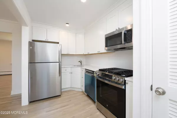 Red Bank, NJ 07701,197 Manor Drive E