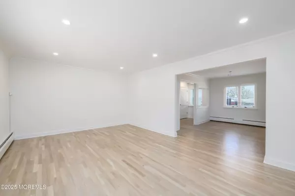 Red Bank, NJ 07701,197 Manor Drive E