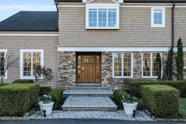 Rumson, NJ 07760,8 Woods End Road