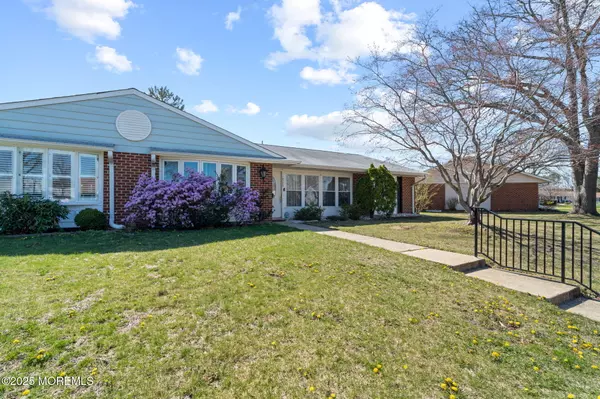 Lakewood, NJ 08701,1272 Argyll Circle