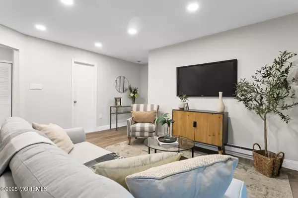 Red Bank, NJ 07701,148 Lexington Court