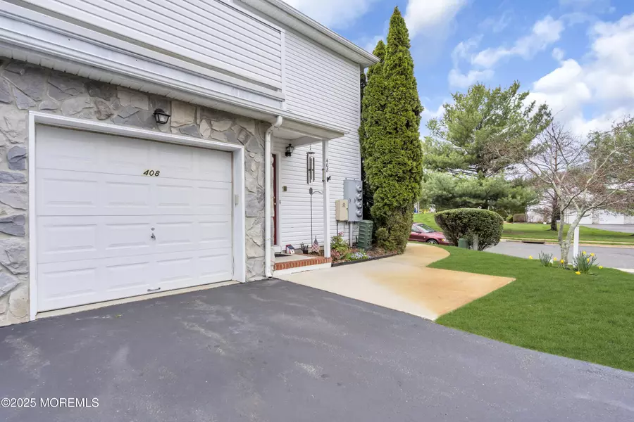 408 Deuce Drive, Wall, NJ 07719