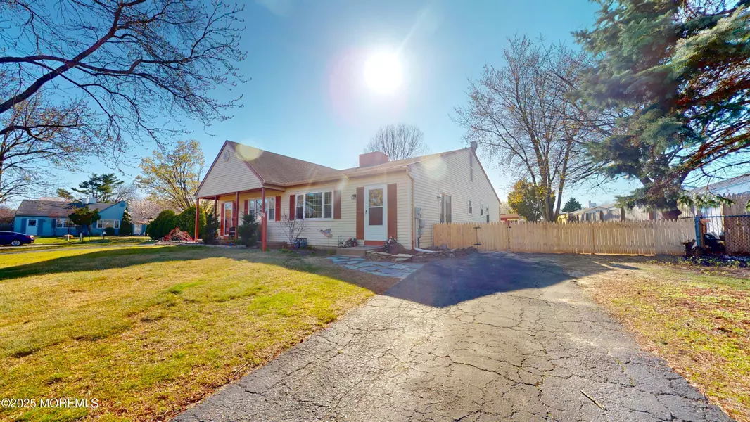 562 Innkeeper Lane, Toms River, NJ 08753