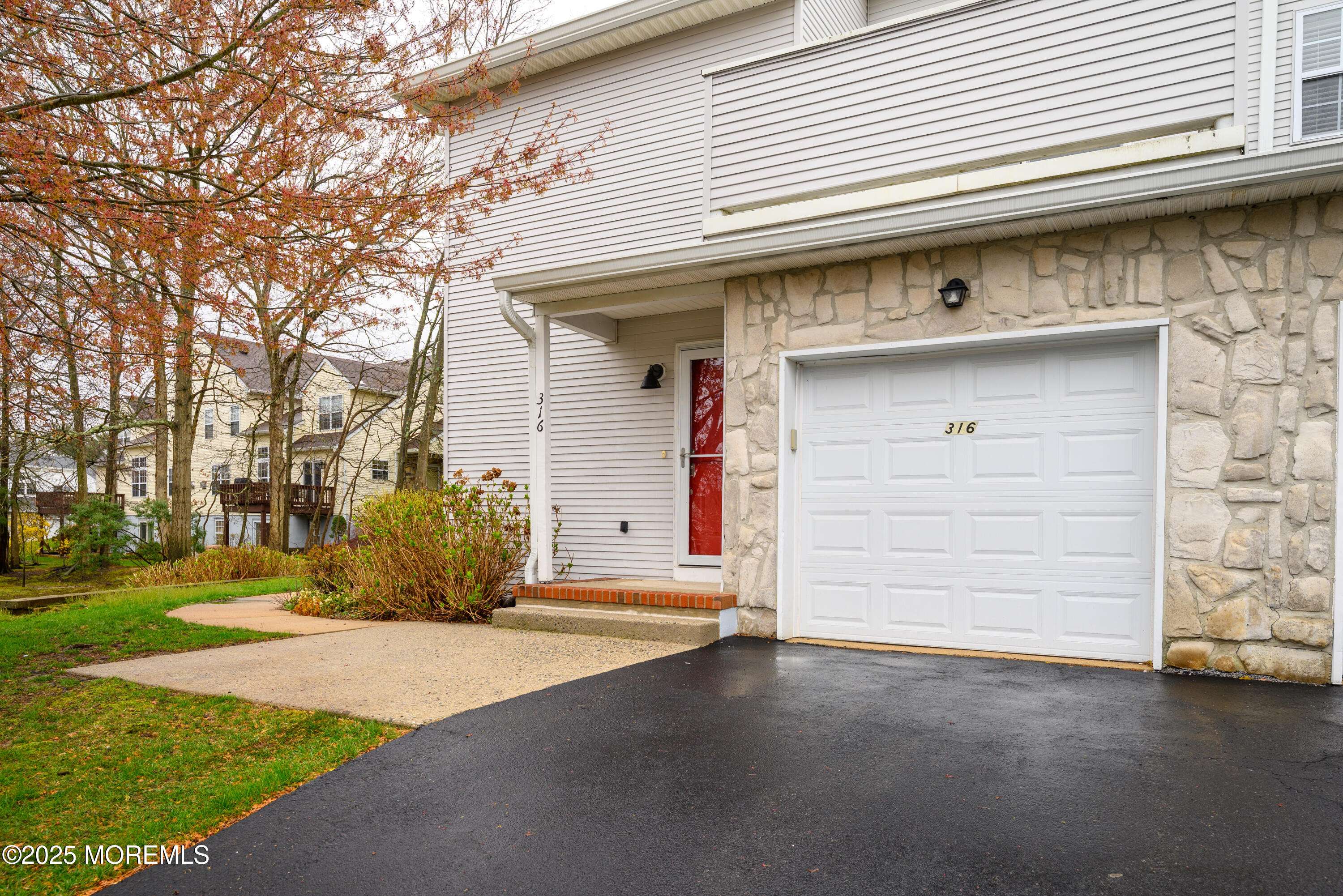 Wall, NJ 07719,316 Love Lane