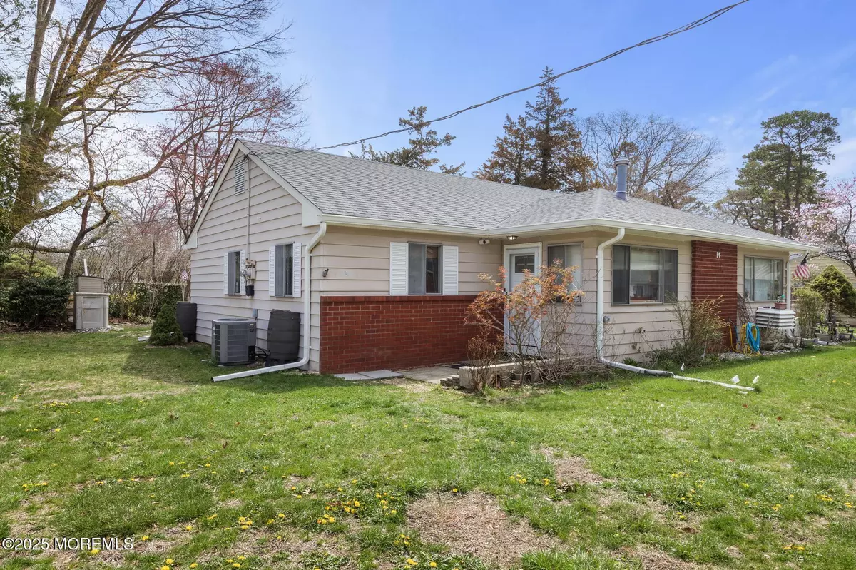 Manchester, NJ 08759,14 S Heron Street