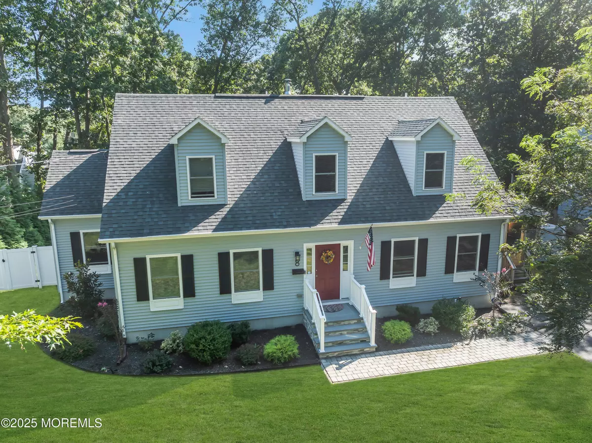 Oakhurst, NJ 07755,8 Phoenix Parkway
