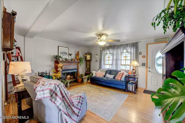 Manahawkin, NJ 08050,1046 Cutlass Avenue