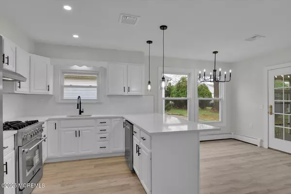 Toms River, NJ 08757,101 Torrey Pines Drive